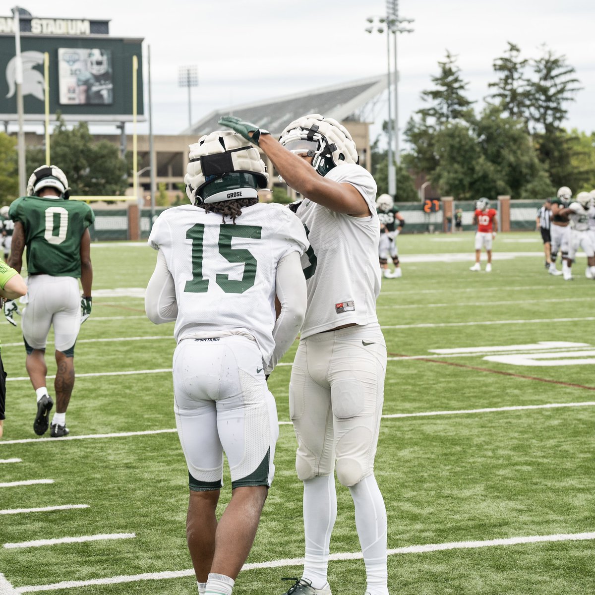 🙌 <a href="/GroseAngelo/">Angelo Grose</a> out here making plays 

#RELENTLESS