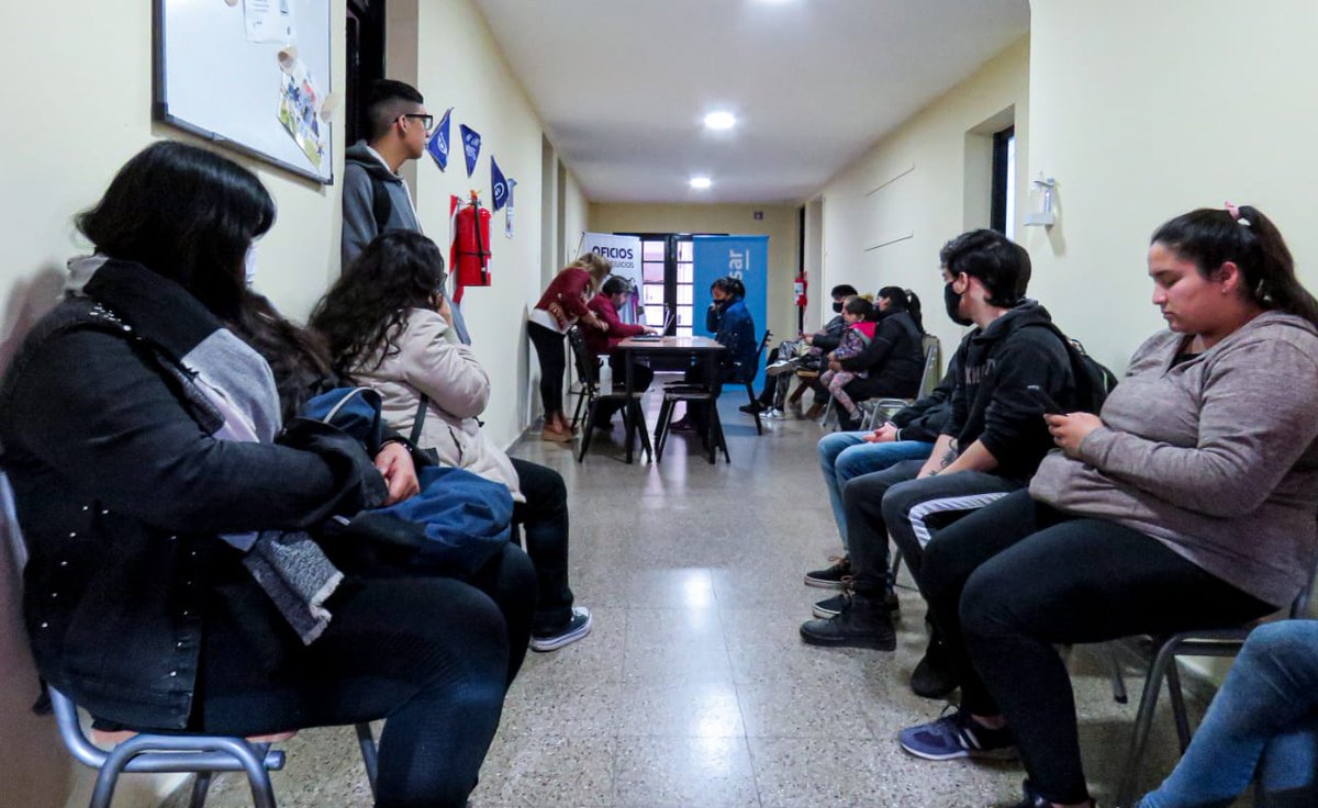 MBaztarrica's tweet photo. PUNTO PROGRESAR

Martes y jueves de 16 a 20 hs en el #CFP402
Celebramos y agradecemos el acompañamiento de @lu_astudillo  y Carolina Echeverria de Anses.
Además a la predisposición de brindarnos el espacio a la Sec de SUTEBA @SierraFrancina 

@ANDREAAMEGHINO 
@andres_merani https://t.co/K74oq6UQnP