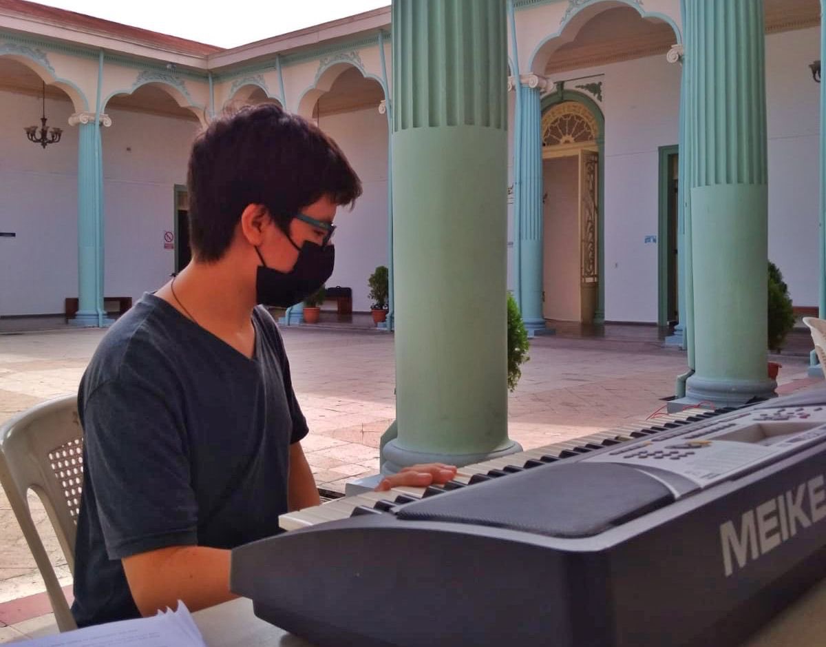 HenryFloresST's tweet image. Sábado de música en el Palacio Tecleño.🎼🤩

Hoy dimos inicio a las clases de orientación musical en piano y violín completamente GRATIS.

Nosotros te brindamos el instrumento.🙌🏻

🕗 8:00 a 9:45 y 10:00 a 11:45 a.m. 

📒 Inscríbete al 2500-1355.