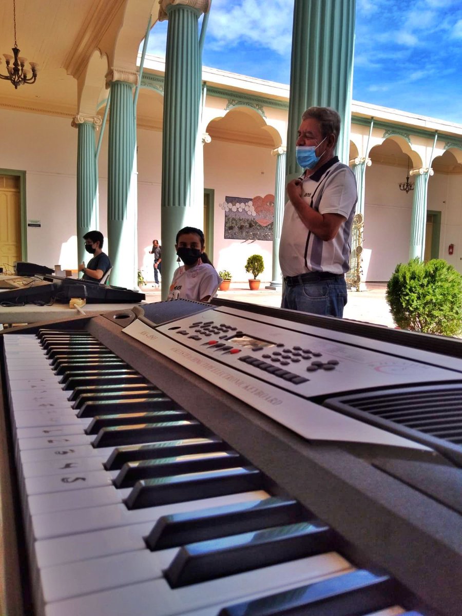 HenryFloresST's tweet image. Sábado de música en el Palacio Tecleño.🎼🤩

Hoy dimos inicio a las clases de orientación musical en piano y violín completamente GRATIS.

Nosotros te brindamos el instrumento.🙌🏻

🕗 8:00 a 9:45 y 10:00 a 11:45 a.m. 

📒 Inscríbete al 2500-1355.