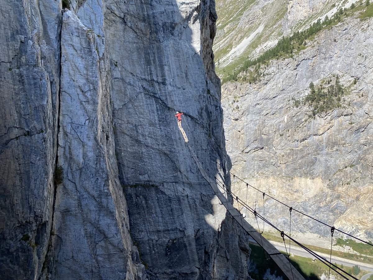 SummitAchieve's tweet image. How good are you at managing your fears? Learn strategies with Summit Achievements. The same skill of managing yourself on a Via Ferrata is equally useful before having a challenging conversation. #LeadershipDevelopment #resilience #Wellbeing