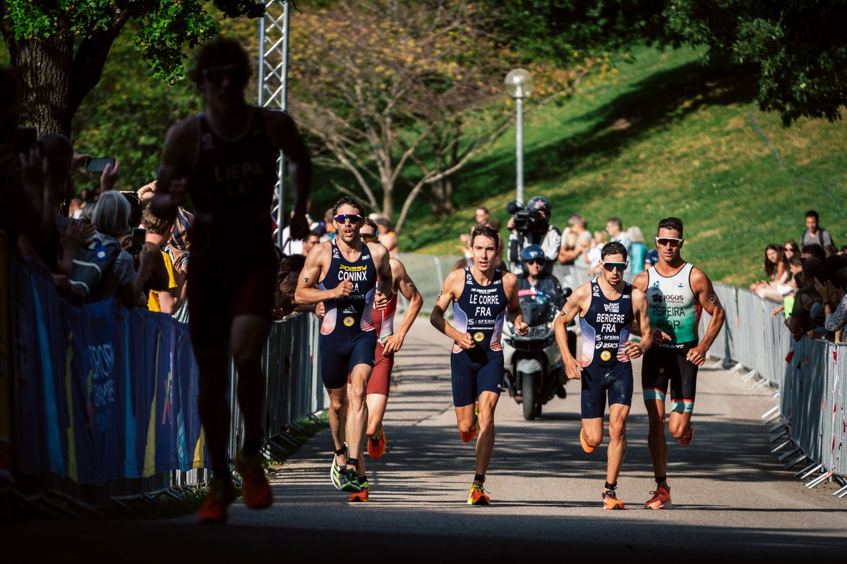 Championnat d'Europe Munich

Historique ! Triplé pour les Bleus 🇨🇵. Ils sont vraiment phénoménaux !

🥇Léo Bergère 
🥈Pierre Le Corre 
🥉Dorian Coninx 

#triathlon #GoFrance 

📷 Théo Gomez/PuurFilm/FFTRI