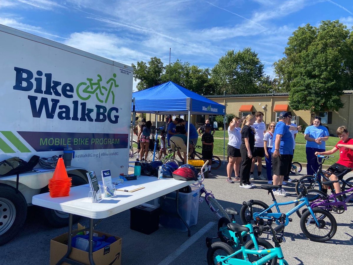 CityofBGKY's tweet photo. Lots of bike fun, info, swag until noon today at the Foundry in #westendbg #BGGovToGo @BikeBG @UKYMedicine @WarrenCountyGov @BarrenRiverHD https://t.co/VozlV3emFS