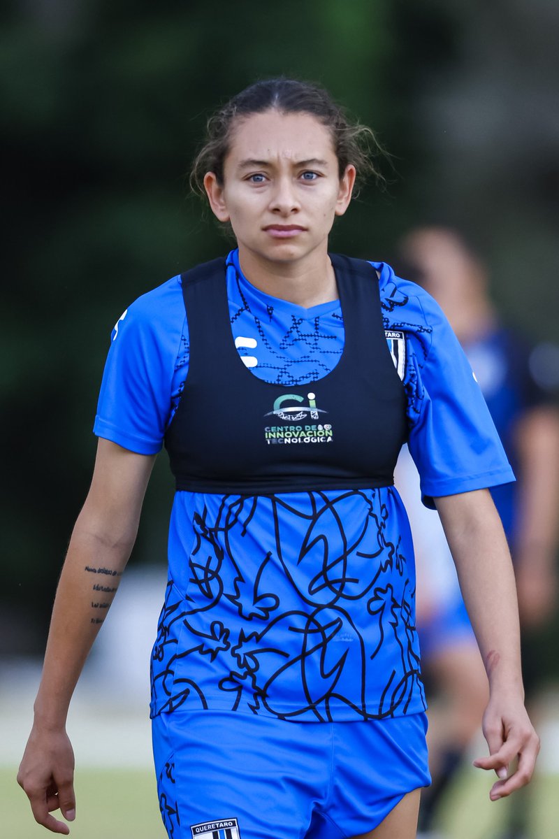 🔵⚫️
Dos cracks viéndose fíjamente a los ojos. 👁👁

#GalloTour2022🐓