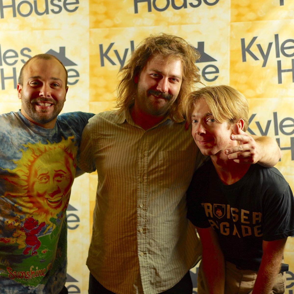 MitchFAnderson's tweet photo. paparazzi shots from @goopyshow &amp;
premiere of KYLE’S HOUSE
ft.
@touchingcheeses 
@KyleMizono 
@ShrimpBoySketch 
@the_luke_man 
@wyattfair 
@davidschedule 
@jamieloftusHELP 
@kendra_uncut 
@kbanf https://t.co/quKiSD0zxU