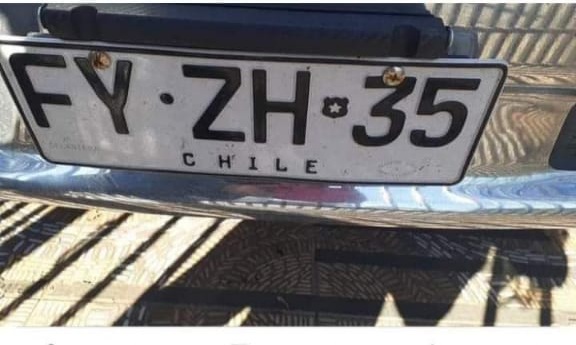 NUBLEONLINE_'s tweet photo. URGENTE EN CHILLÁN 🛑  Asaltan a matrimonio con arma de fuego para robarles su camioneta hace pocos minutos desde el sector cercano a la Ultraestación. 
Ver foto para que ustedes nos ayuden a encontrarla..llamar a Carabineros https://t.co/KboJNUvlWY