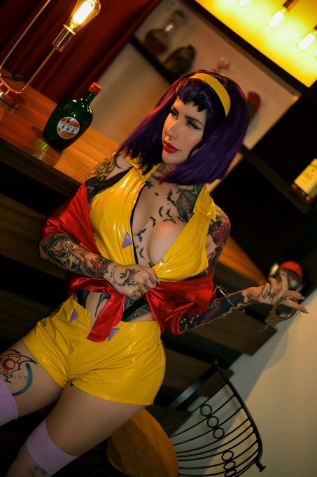 Who still loves Cowboy Bebop? 🙌  I was asked to do Faye for soooo long and honestly, I just loooooved