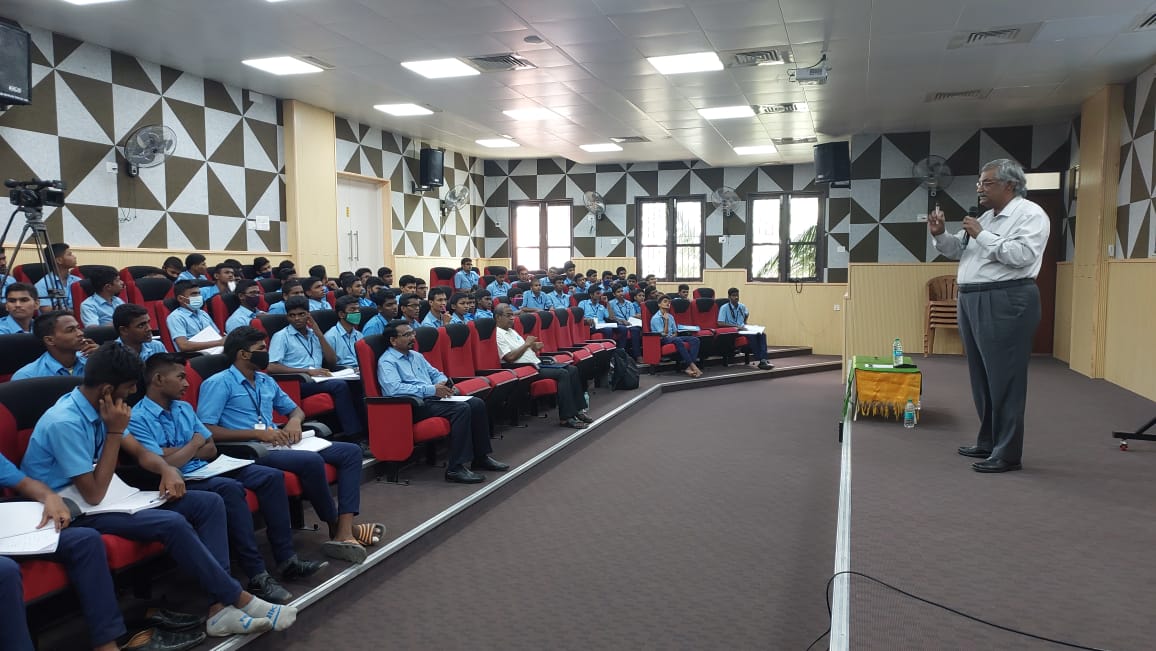 tnasdcl's tweet photo. Upskilling and Employment opportunities in Logistics, Warehouse, and Export Import

#upskilling #empolymentopportunites #logistics https://t.co/KQbb1HbQ4R