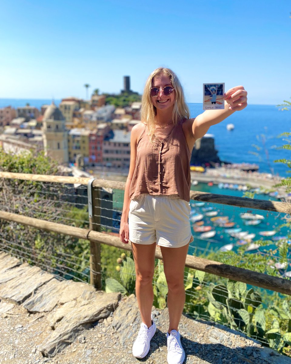 A LOT of our players experienced their Italy photo spotlight today in Cinque Terre but we’ll start it off with Hannah Kurncz! “Today I got to visit 5 of the cutest coastal towns in Italy and it was a 11/10 day!” 😍🌊 Stay tuned for more! 

#HopeWBBinItaly