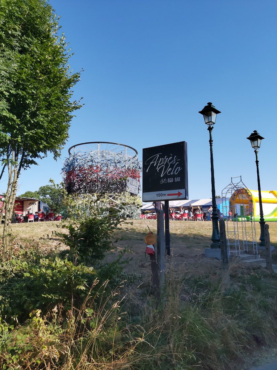 karelbauwens's tweet photo. #Parike #parikedoethet inhuldiging wielermonument
Verplaatst van de rotonde te Nederbrakel naar Parikeberg https://t.co/RspH7Ddtn6