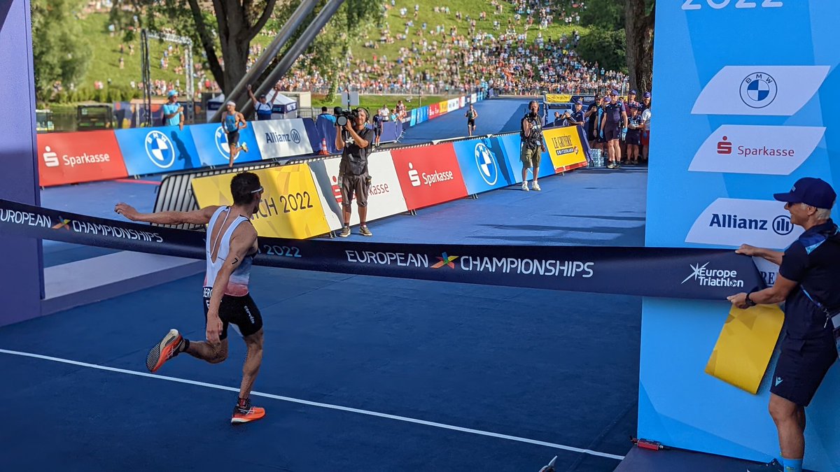 triathlonlive's tweet photo. Congratulations!! 🇫🇷 Podium sweep in Munich! @LeoBergere wins 🥇 2022 @ETUtriathlon Championships!
🥈 @PRLECORRE 
🥉 @dorianconinxtri 
👏👏👏

#Triathlon https://t.co/tQ3Fp8vMHW