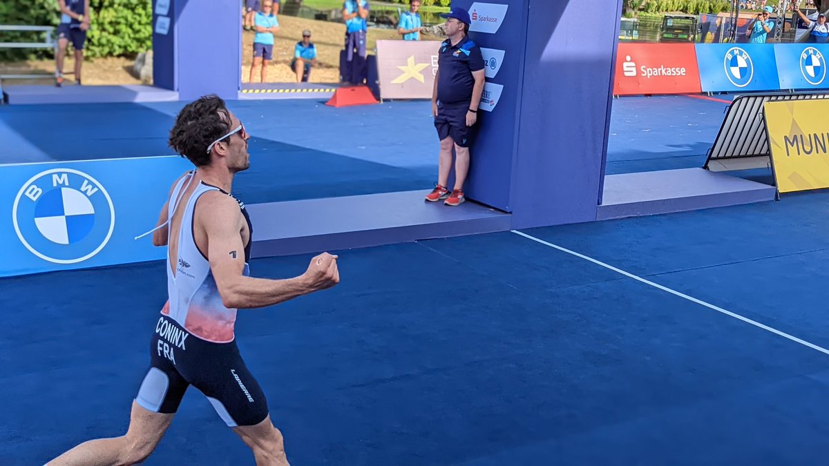 triathlonlive's tweet photo. Congratulations!! 🇫🇷 Podium sweep in Munich! @LeoBergere wins 🥇 2022 @ETUtriathlon Championships!
🥈 @PRLECORRE 
🥉 @dorianconinxtri 
👏👏👏

#Triathlon https://t.co/tQ3Fp8vMHW