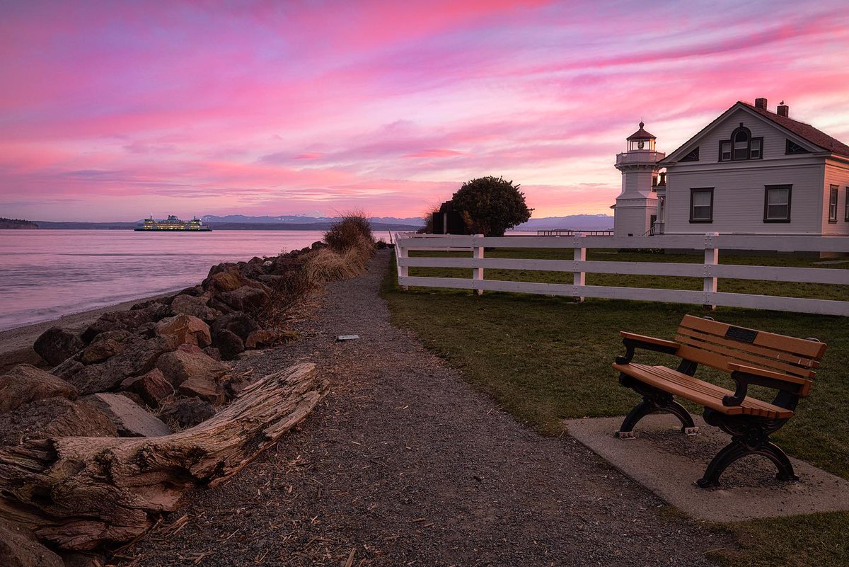 ATRAtrailrunner's tweet image. Pacific Northwest Charm in "Trail Town" Mukilteo, Washington. We profile this small town with big views and quiet trails north of Seattle. Join us in Mukilteo for the @TrailConference Oct 19-22! 📸Snohomish County Sports Commission. 👉👉 trailrunner.com/trail-news/pac…