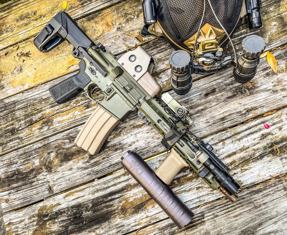 VasteronDefense's tweet photo. Weekend Essentials 🐖

#MilitaryDefense #Defense #Arms #customplatforms #customweapons #protect #America #Troops #Weapons #Ammo #Tactical #Serve #USA #aviation #airforce #veterans #military #navy #marines #instagramaviation #rifle #pistol #freedom #proudamerican #florida https://t.co/j7Mm5XXnwp