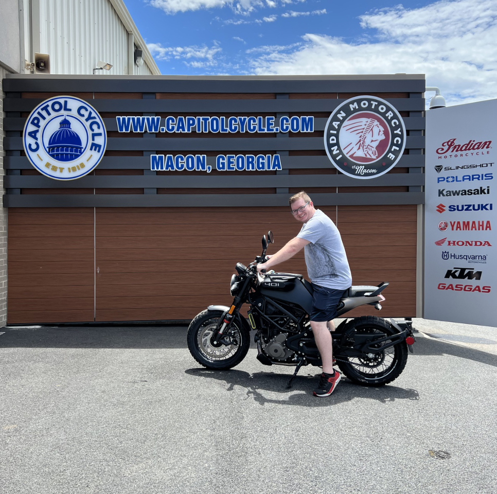 CapitolCycleCo's tweet photo. The #Svartpilen401 is by definition a #motorcycle at home on the fringes of a metropolitan playground, where the blacktop is less than perfect. Enjoy your new ride William!
:
#KeithMatthewsCapital
#CapitolCycle #Husqvarna
#HusqvarnaMotorcycles
#Motorcycles #Svartpilen
#Adventure https://t.co/PQLsbwuLyW