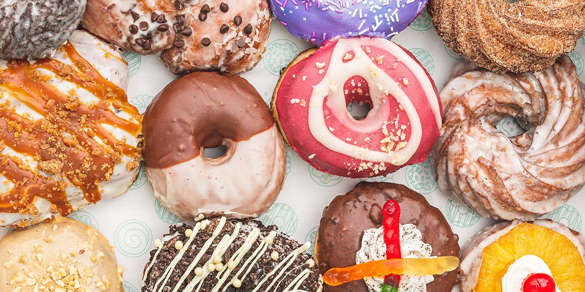 TownofWhitby's tweet photo. Award-winning restaurants, unique menus, quaint cafes, mouth-watering bakeries, field-to-fork cuisine, pub fare, and more; you're sure to find something you love in the new Whitby Food Guide. https://t.co/1fPtM8GWKR #explorewhitby #whitbyfoodguide
@DurhamTourism
@VisitYDH https://t.co/VKwsLZ4cvC
