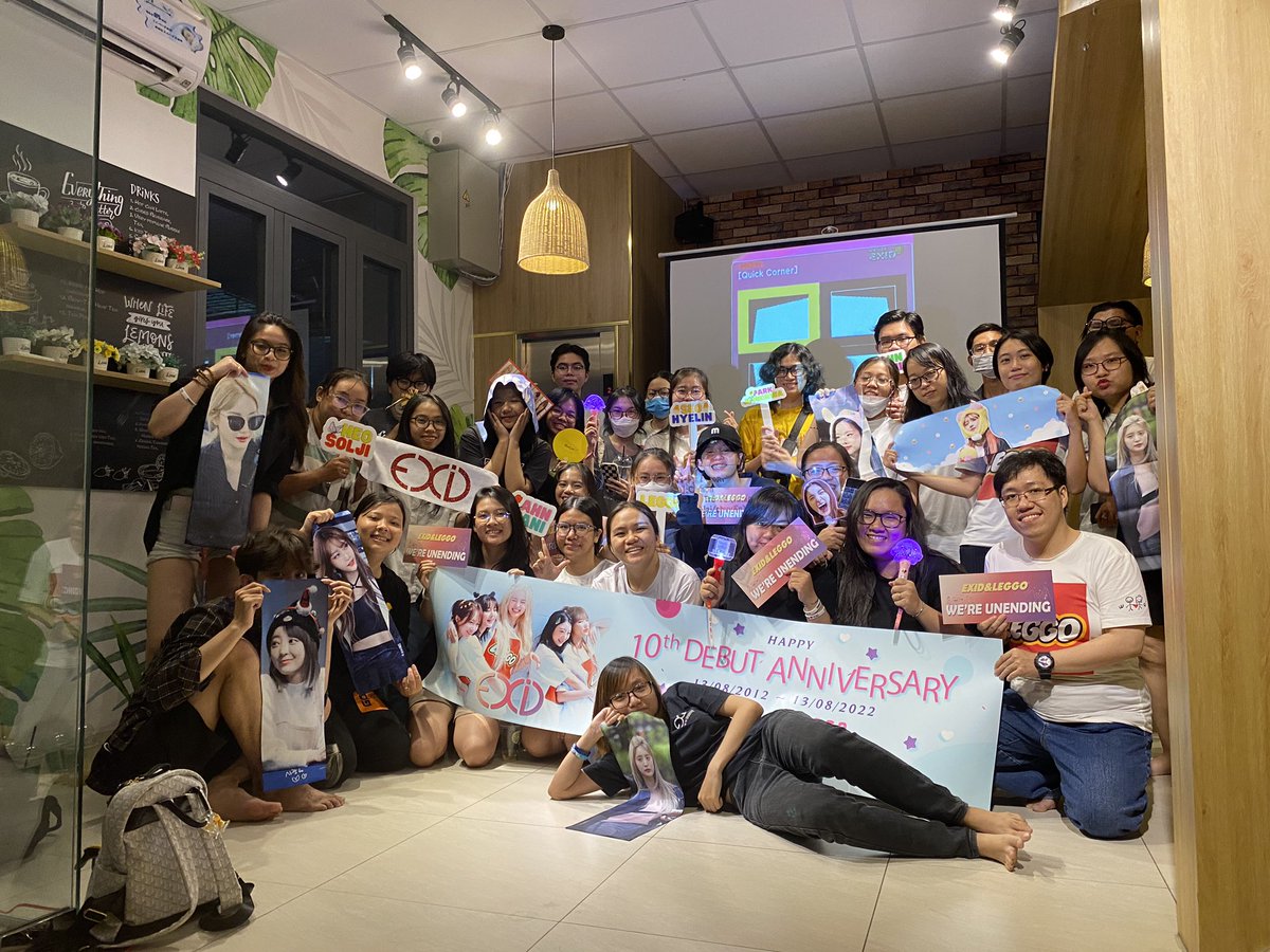 VioletDang's tweet photo. #EXID #VLEGGO #10thanniversary 
Thank you for coming! ❤️💜💚💙💛
LEGGOOOOOO
@EXIDofficial @ahn__ellybaby @Solji__Official @hyeliniseo_exid https://t.co/dJ7QSWoDC0