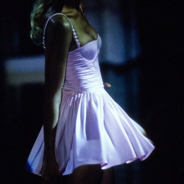 VENETIANVIOLET's tweet photo. timeless versace dresses https://t.co/zgv988nIS5