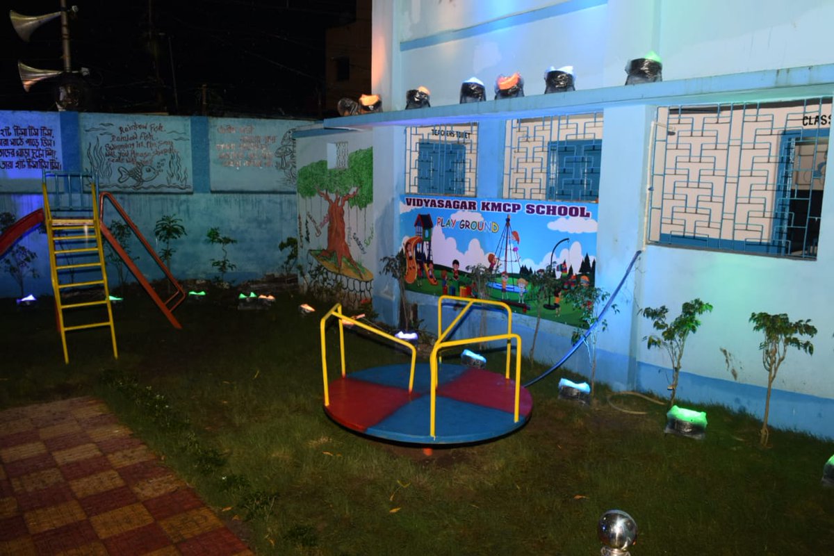 kmc_kolkata's tweet photo. Under the inspiration &amp; leadership of Hon'ble CM Smt. @MamataOfficial, Hon'ble Mayor KMC, Sri @FirhadHakim inaugurated the newly renovated KMCP School - Vidyasagar KMCP School at Dhapa Kacharipara Ward 58, Borough VII.
(1/2) https://t.co/6zVpZHIntr