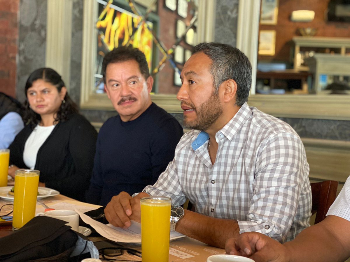 ASPEC_AC's tweet photo. Hoy la @ASPEC_AC nos reunimos con el Diputado Federal @NachoMierV  a quien planteamos la situación actual del periodismo y nuestras propuestas para la protección del gremio 🎙️📷🎥🗞️🖋️💻 @Normisboo1 @ArletteDeLaT1 @ricarje @Armando_Press @MiguelA_Hdz @AngelloWolf @vparedes11 https://t.co/23cEr69aDA