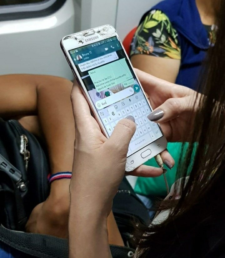 out_tudo's tweet photo. Perdi a frequencia dnv foi mal https://t.co/EN5A9byO1q