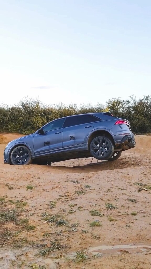 Audi_Obsession's tweet photo. quattro POWER 🔥
📷 @carwow
-
#audirsq8  #rsq8 #quattropower #audirs #audi #audifans #audilovers❤️ #horsepowerfreaks #germancars🇩🇪 #twinturbos #turbolife #carfanatic #carslover #audiobsession https://t.co/8eDr99NzcT https://t.co/bwlPCCuVPW