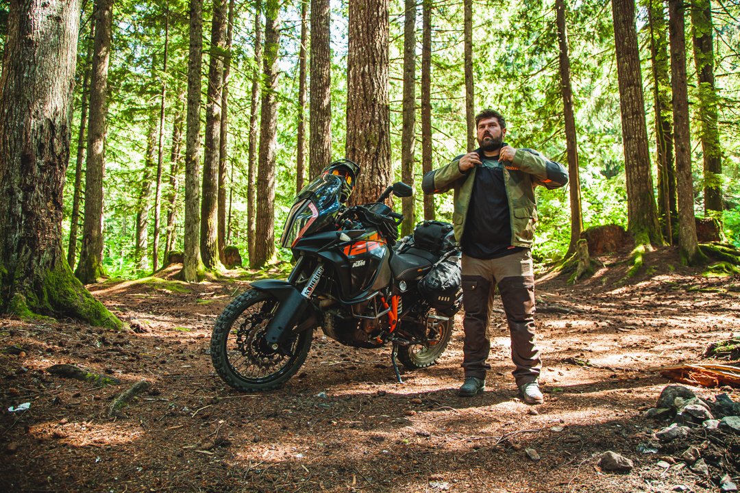 aclim8gear's tweet photo. Look good, feel good. Feel good, ride good. A perfected ADV setup—from camp stove to jacket—infects the mood in the best way.
—
#ACLIM8 #DesignedForAdventure
📸: IG: @weareunicornsco https://t.co/jBCih3cLYv
