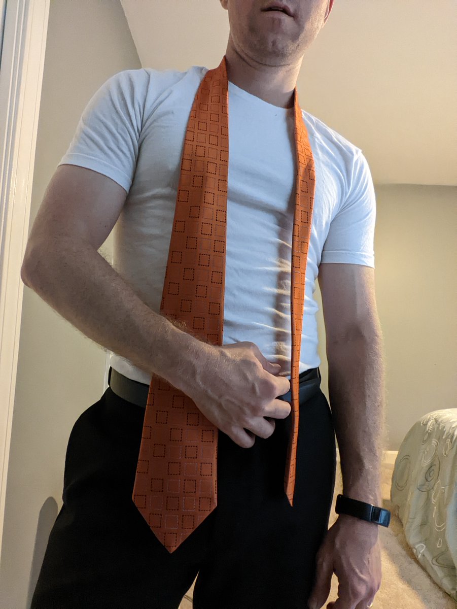 Getting ready in the morning. #suitgay #suitedgay #suitsex #officejerk #suitfetish #gaysuitfetish #menatplay #suiteddom