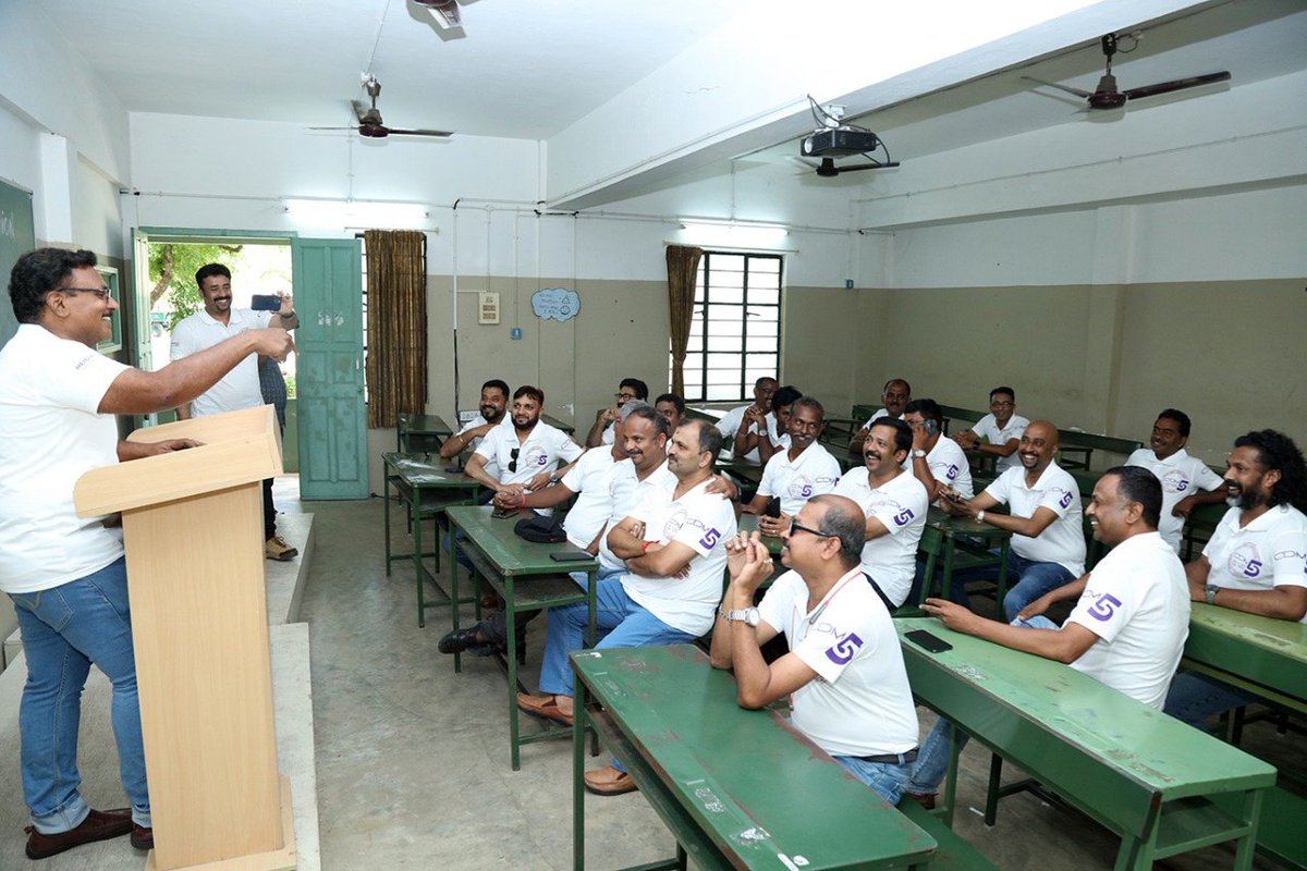 psnacetofficial's tweet image. During the AlumniMeet of MBA students of 1998 - 2000 Batch who have come to reminisce the days they have spent together on campus. Pro-Chairman Rtn Thiru.R.S.K.Raguraam, Trustee Mr.Surya Raguraam shared the joy of togetherness with our cherished alumni.