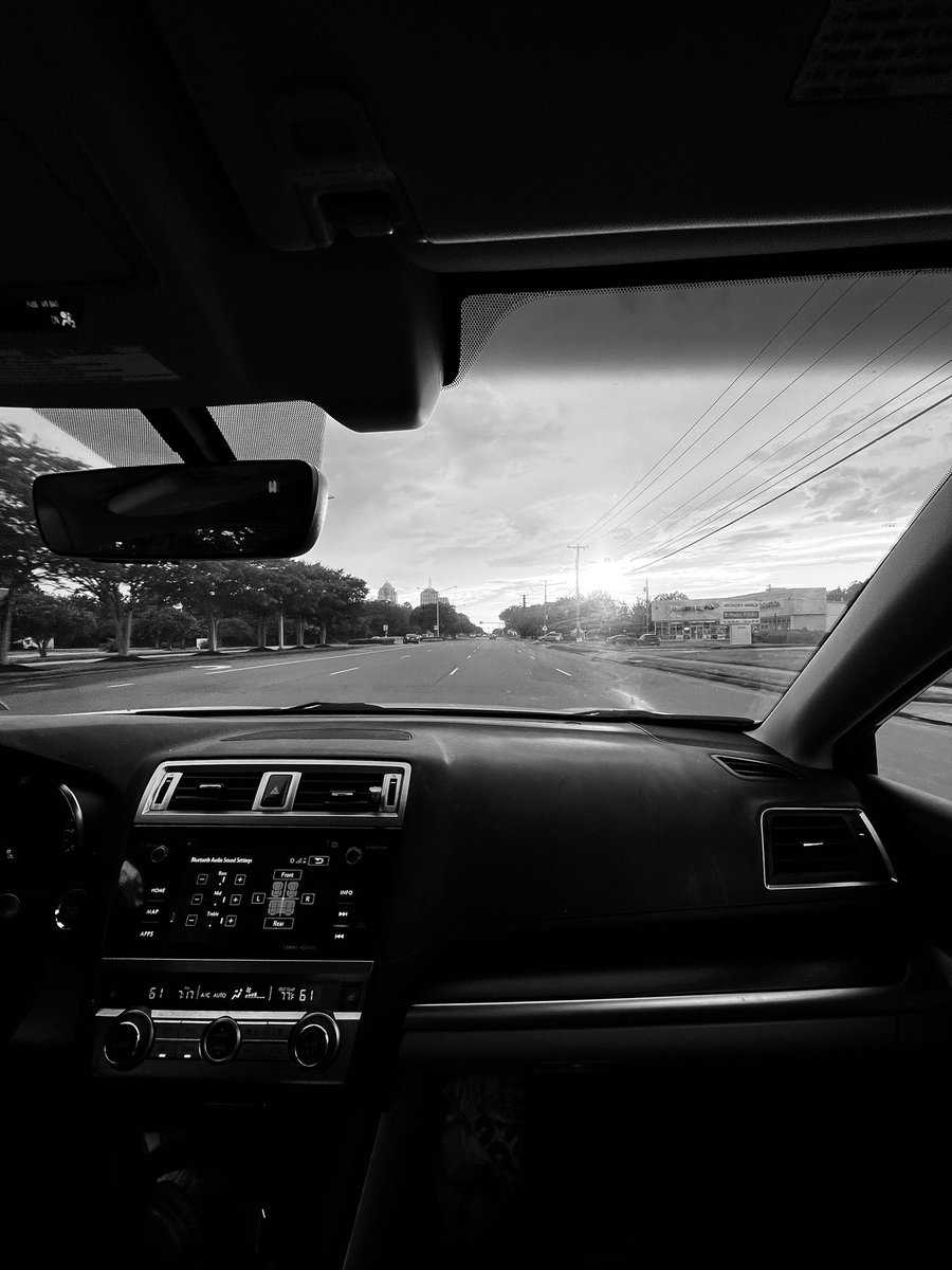 thosewhom's tweet photo. From the passenger seat #GroovyMono #photography #photooftheday #shotoniphone https://t.co/bYMyABRbYu
