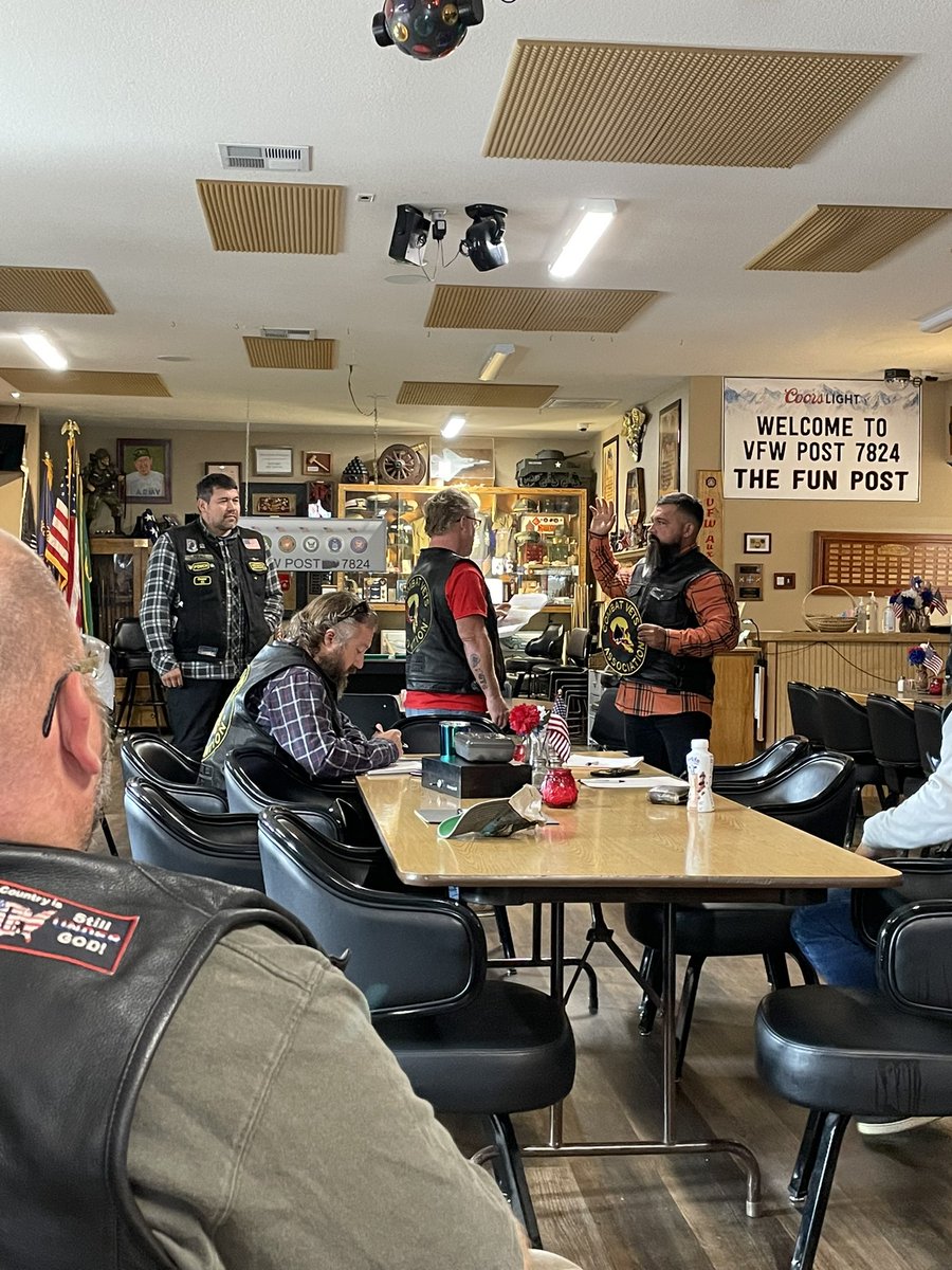 CVMA11_4's tweet photo. Down here in Vancouver for our brothers in 11-8 to support their APR. Got a nice surprise then they inducted a new member. Welcome home brother. https://t.co/1pm0Q27jeK