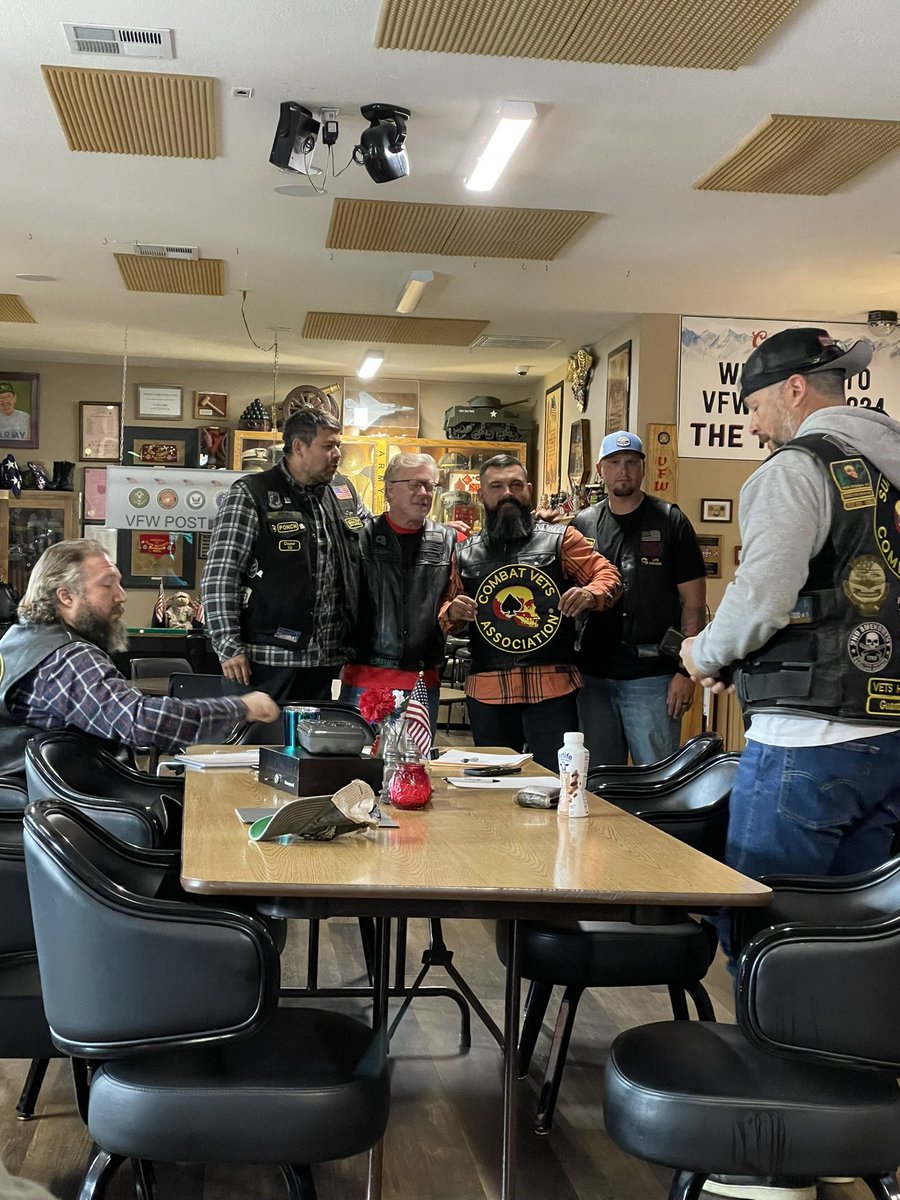 CVMA11_4's tweet photo. Down here in Vancouver for our brothers in 11-8 to support their APR. Got a nice surprise then they inducted a new member. Welcome home brother. https://t.co/1pm0Q27jeK