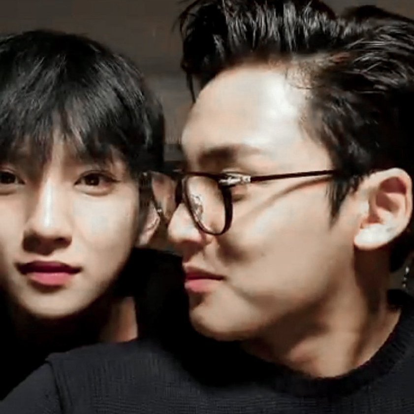 mstext17's tweet photo. Minshua oneshot AU: The weekend

https://t.co/HPlwVyk0Pb https://t.co/Vy9KhtgAat
