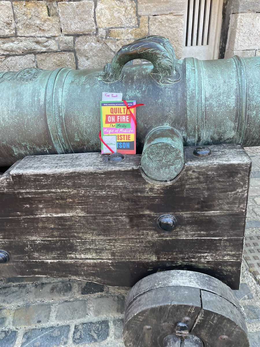 This book fairy is sharing a copy of Quilt on Fire by Christie Watson! Who will be lucky enough to find this very special book today?#ibelieveinbookfairies #VintageBookFairies #travellingbookfairy #BookFairyProofs #Midwifery #quiltonfire #christiewatson #funnybook #southseacastle