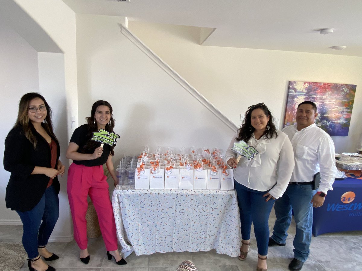 z93LDO's tweet photo. Westwind Homes Grand Opening en la Subdivision Green Ranch 2001 Port Honolulu #Z93Laredo #HolaLaredo https://t.co/wLnSFRAfxx