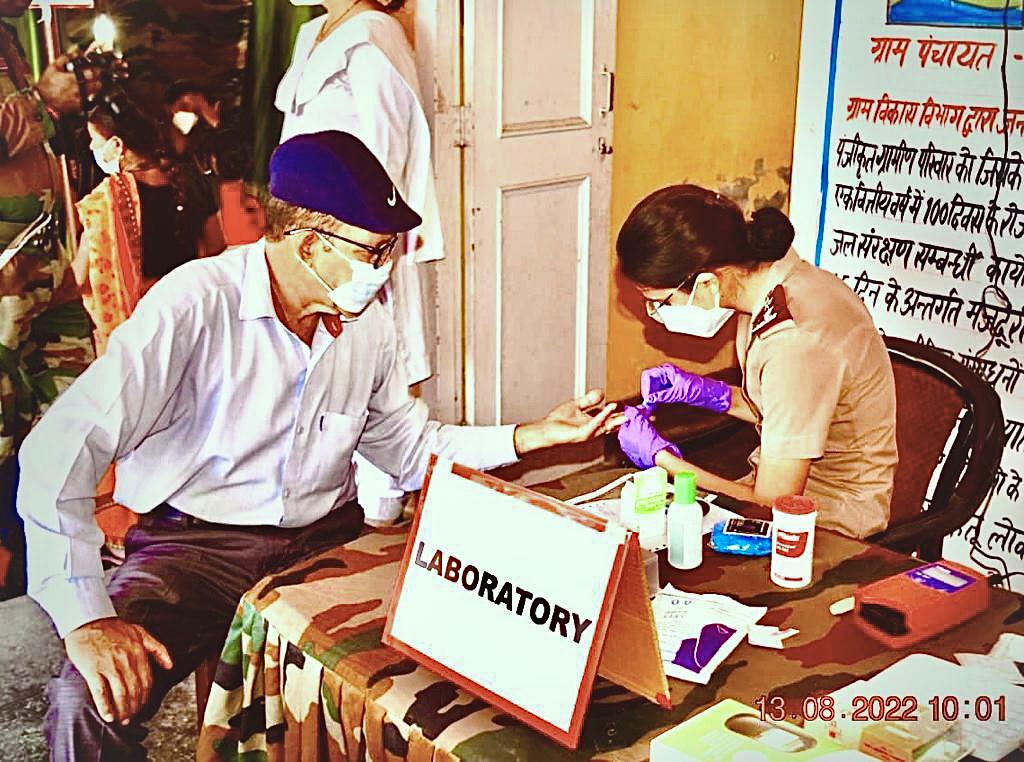 ProDefLko's tweet photo. Strike one warriors and MH Roorkee conducted a Medical cum Dental camp at village Laldang, near #Haridwar for ex-servicemen &amp; civilians, as part of #AzadiKaAmritMahotsav 

(1/3) https://t.co/QQmFPREKgl