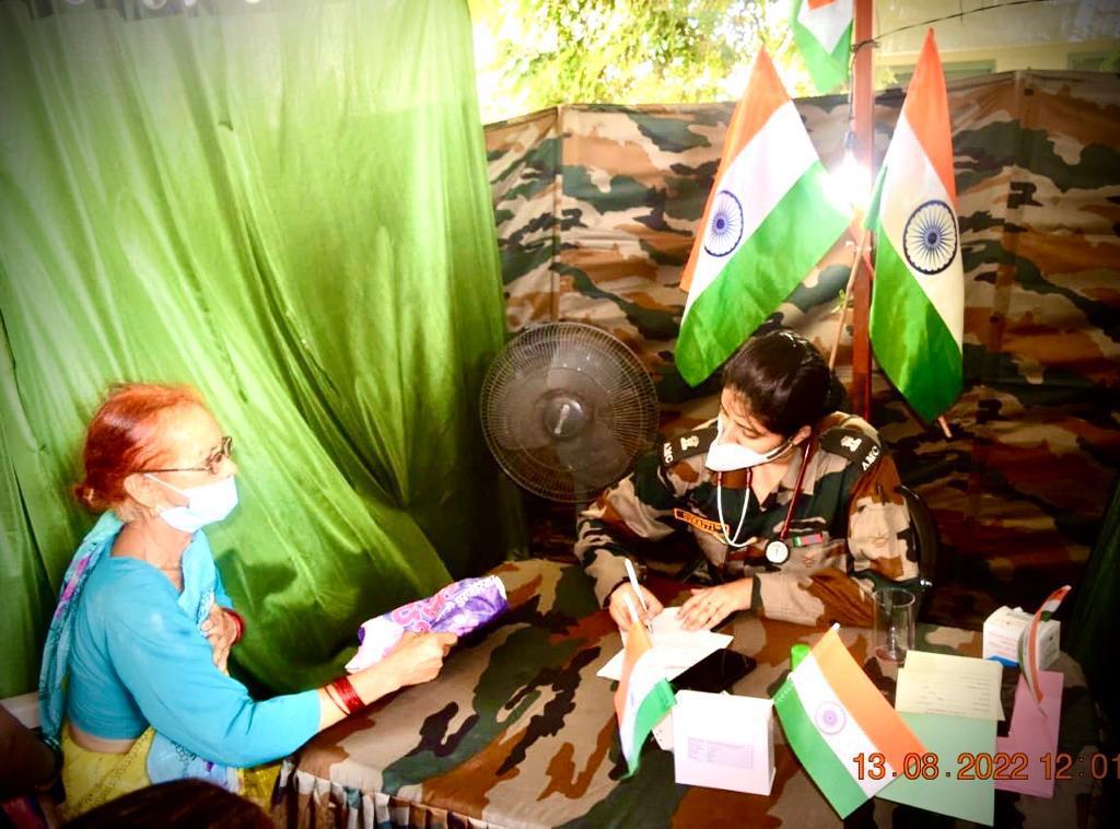 ProDefLko's tweet photo. Strike one warriors and MH Roorkee conducted a Medical cum Dental camp at village Laldang, near #Haridwar for ex-servicemen &amp; civilians, as part of #AzadiKaAmritMahotsav 

(1/3) https://t.co/QQmFPREKgl