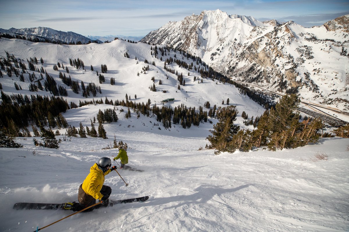 Weekend vibes. Hope it's great for all you Freeheel Lifers.
​
​photo: @RockoMenzyk 
​
#ProtectorsOfTheTurn #SpreadTelemark #FreeheelLife #Telemark #TelemarkSkiing #TelemarkSki #Skiing #Ski