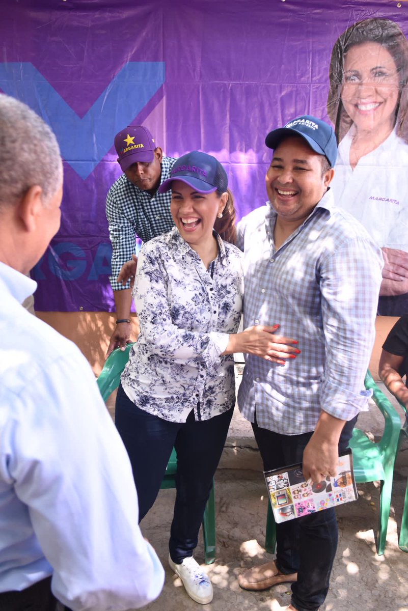 margaritacdf's tweet photo. Este lindo sábado se lo dedico por entero a mi gente de #Barahona.

¡Aquí estoy con un mensaje de esperanza, de optimismo y certidumbre!

Vamos a volver a estar bien.

#Margarita2024 🌼 https://t.co/aGyXcOWzYv