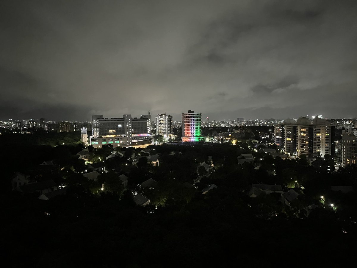 deven_sailor's tweet photo. #Pune night lights. 
#Tricolour #IndependenceDay2022 https://t.co/JNh5Q3wwyl