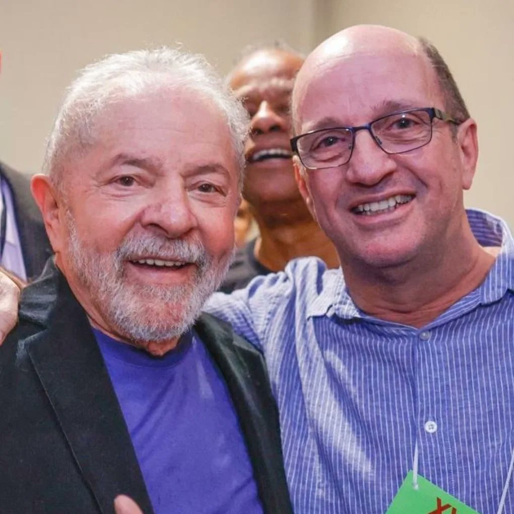 MarcosUchoa_'s tweet photo. Hoje é #LULADay e ao olhar essas fotos lembro que um dia, em outros tempos, o Brasil do Lula era um país de muita alegria.

Acompanhei o Lula muitas vezes mostrando pelo mundo um Brasil gentil, forte e solidário. 

A saudosa Dona Marise era uma companhia maravilhosa. 🧵 https://t.co/EiP9JIYxvV