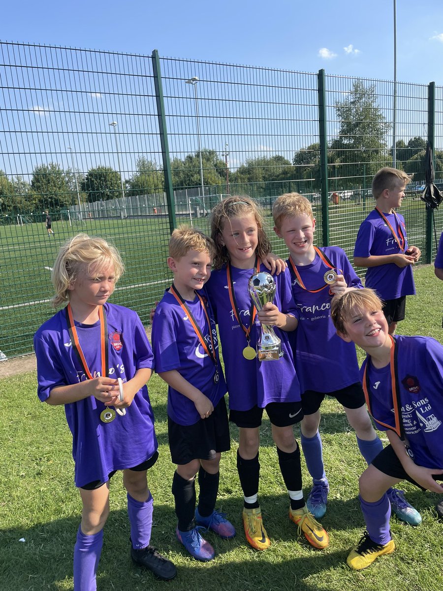 GeorgiaMayGill's tweet image. SRDC u9s golds Greater Manchester U9s cup winners! They never lost a match! Go on boys 🏆💪🏻 #srdc #grassrootsfootball