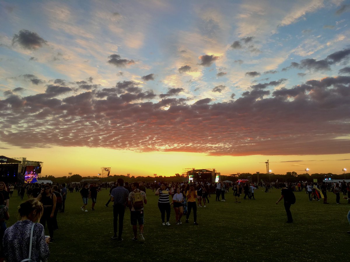_gonzalit0's tweet photo. @DreamLab Golden hour in Lollapalooza 2018 in Buenos Aires, Argentina https://t.co/uYwkfc4bSB