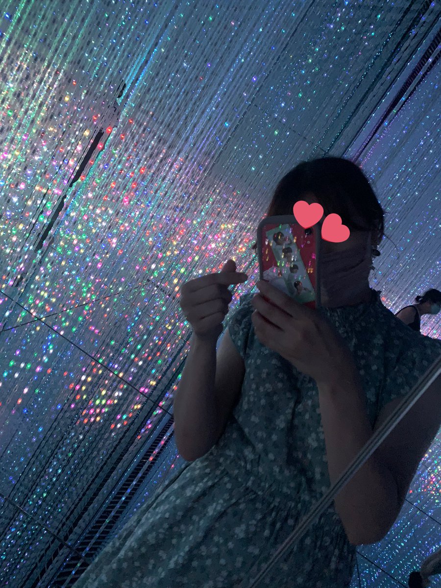 purin_tae's tweet photo. teamLob行ってきた!
鏡だらけを利用して大橋くんと写真が撮れて満足🥰
ランプは緑がすぐ消えるから大橋くんカラーと上手く撮れなかった🥲
#なにわ男子 #大橋和也
#teamLob https://t.co/Dlnsedzy6o