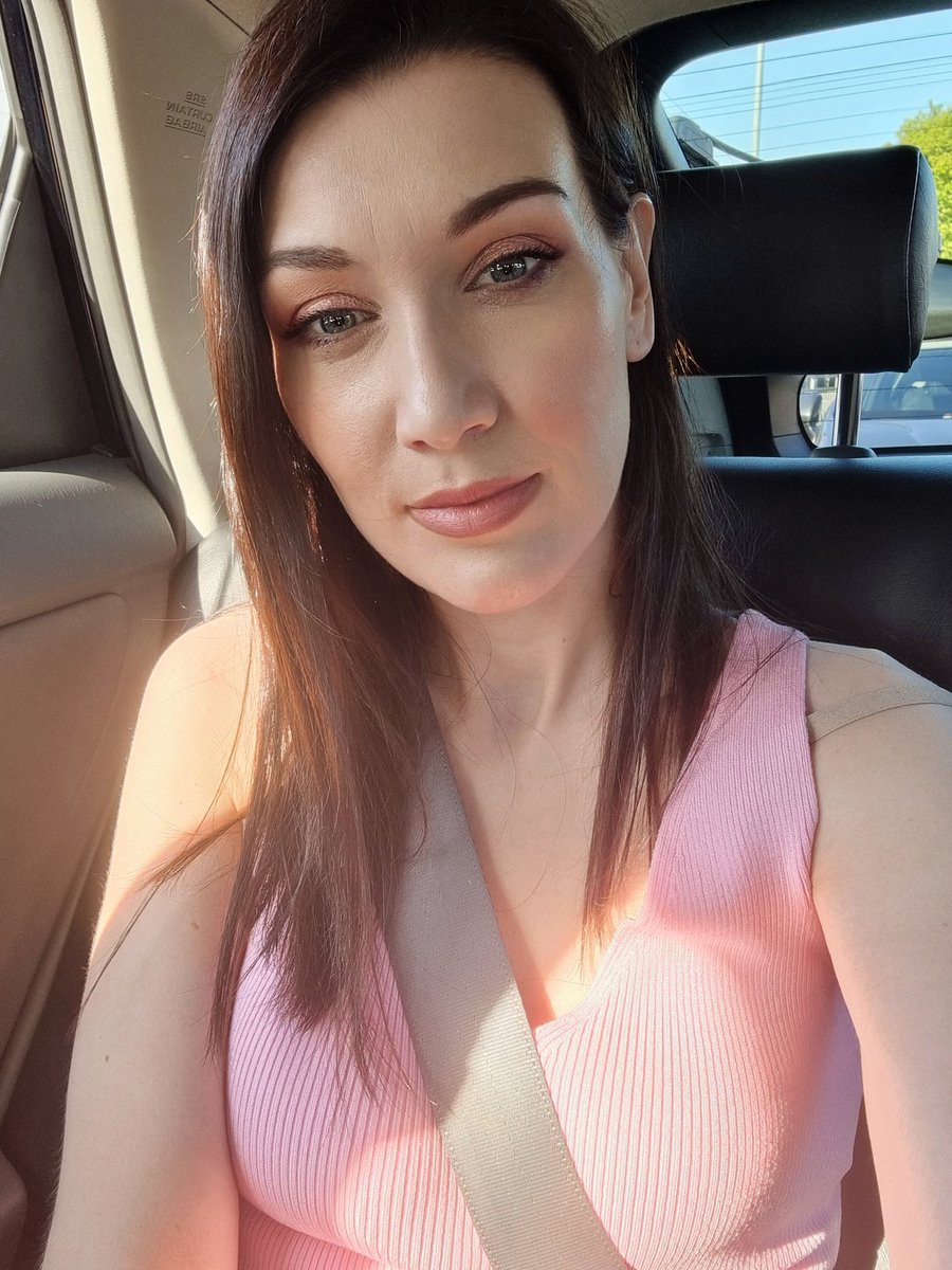 achillesheels_'s tweet photo. #uberselfie from last night 🚕 https://t.co/RUxIyXNUi3