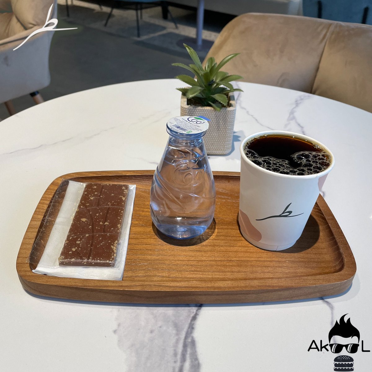 iak00l's tweet photo. مقهى @satrcoffee طريق الملك خالد-يفتحون من ٥ونص ص الى ٢ص من #المقاهي الجديدةيستخدمون بن من محمصة @qafcoffee
خذت مع القهوة"شوكلت بار"١٠ريال خاص فيهم حلو.
-حبيت القهوة وطريقة التقديم يعني علبة موية مع اي طلب قهوةماراح تاثر الاثيوبيه👌🏾
وقريب بينزلون كوروسان او ساندويش
#مقاهي_الرياض https://t.co/0nYRwdVNLs
