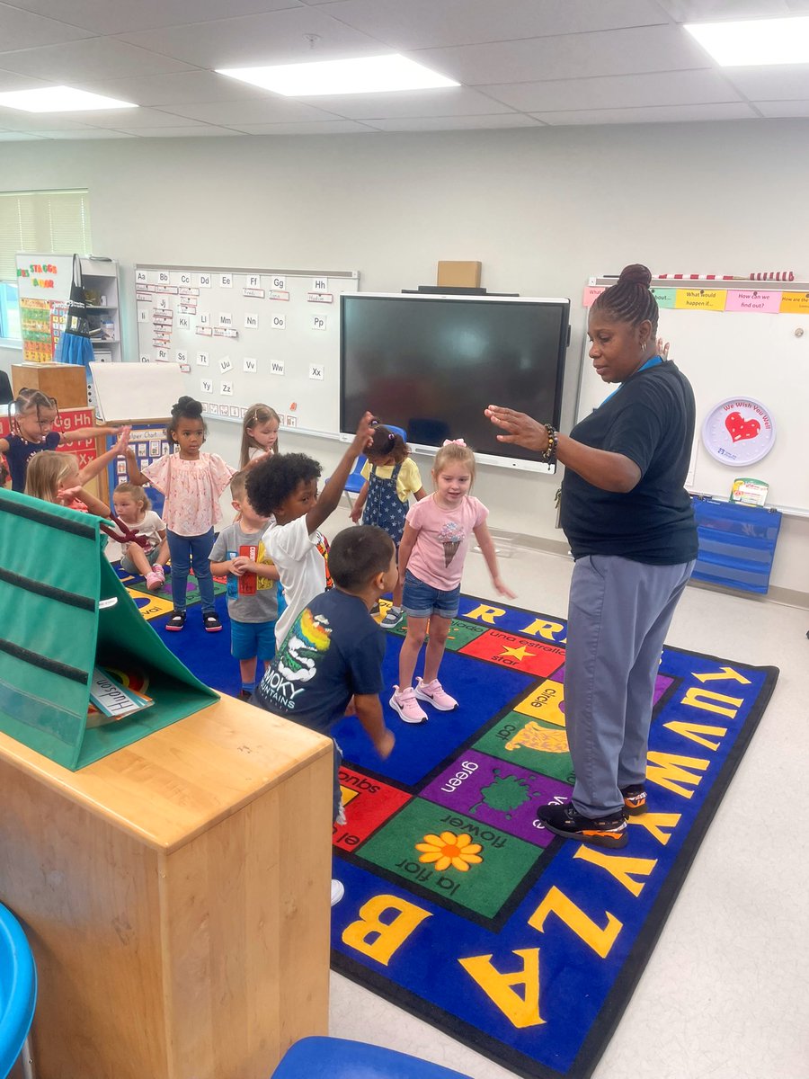 PolkPreK's tweet photo. PreK staff and children having a blast the first days of school at Willow Oak Elementary! https://t.co/fTRYHZMMle
