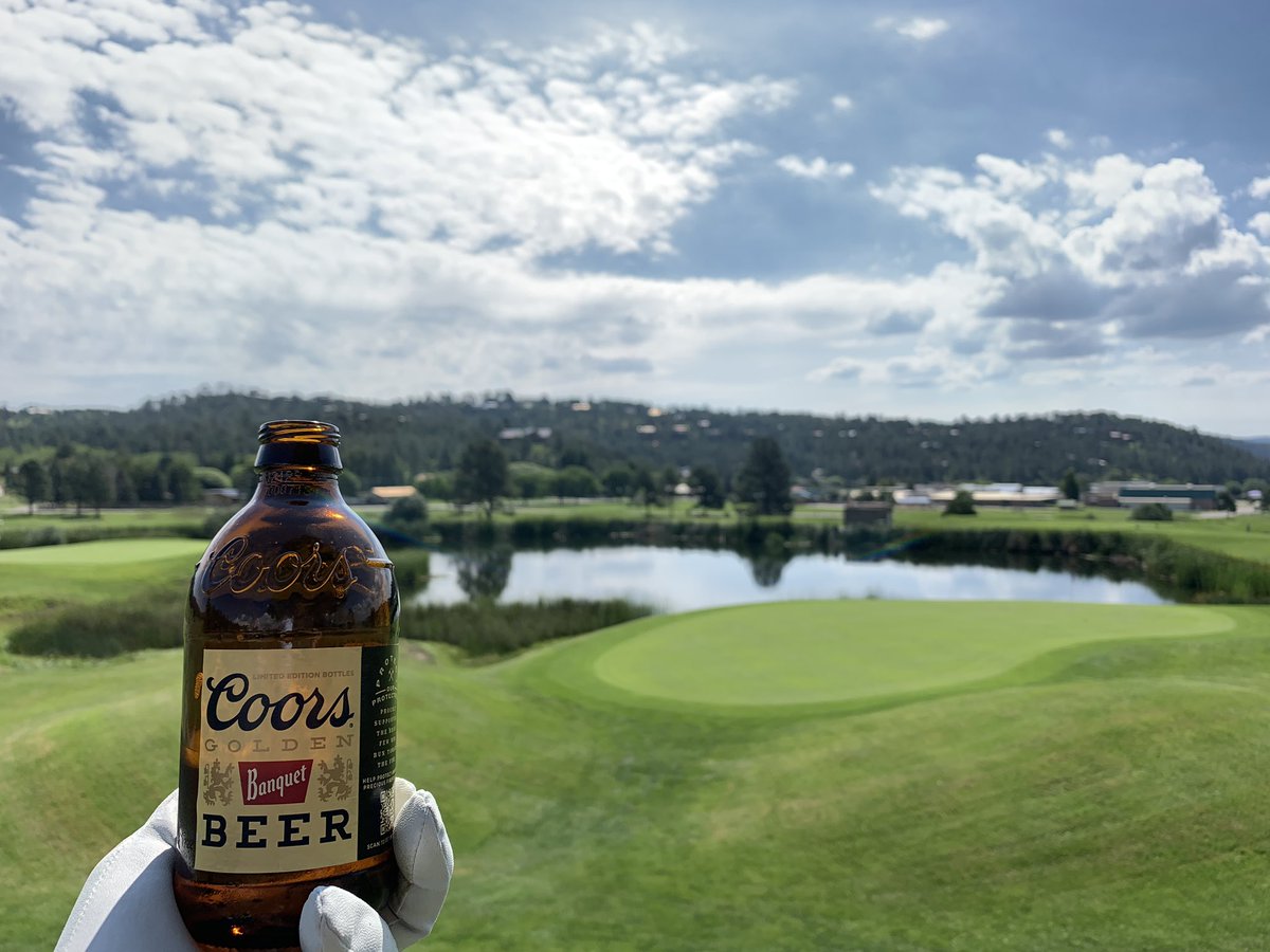 Happy Saturday to my <a href="/cryptoshackclub/">Cryptoshack Club</a> and <a href="/ThePlagueNFT/">The Plague Of Frogs 🐸</a> fam! Sometimes all you need is vacation golf and a <a href="/MolsonCoors/">Molson Coors Beverage Company</a> banquet 🍻🏌️‍♂️