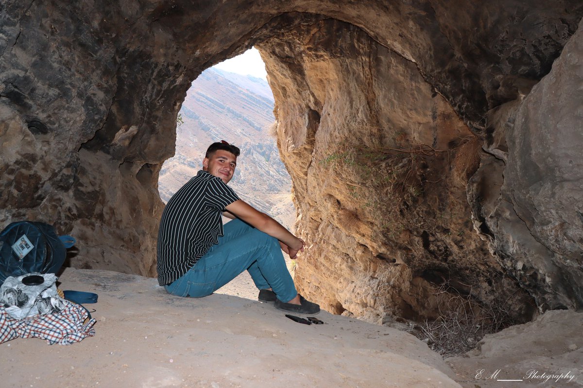 elcinismart's tweet photo. Different poses of a handsome boy inside a big cave📸
Böyük mağaranın içərisində yaraşıqlı oğlanın müxtəlif pozaları📸
#pose #poses #differentposes #photographyposes #handsome #handsomeboy #handsomeboys #bluejeans #strippedshirt #bigcave #cave #cavephotos #cavephotography https://t.co/azrs66P1xz