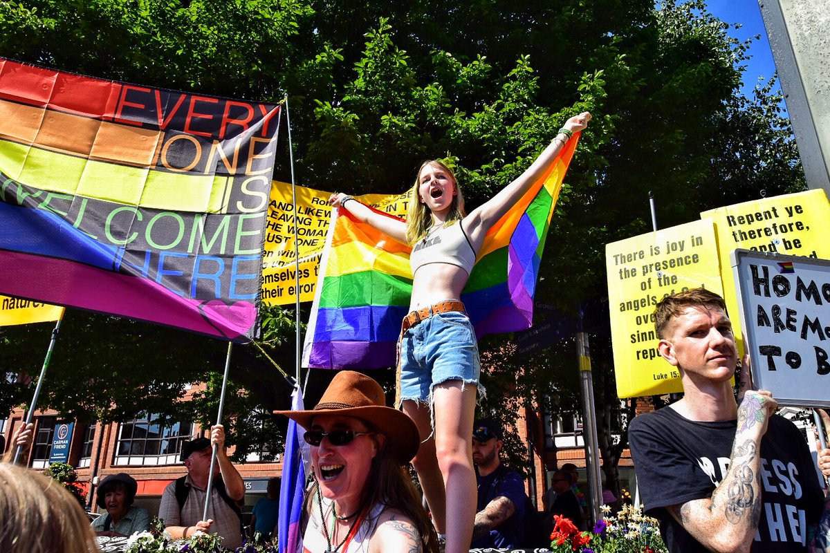 Phillip70952151's tweet photo. @ChesterPride silencing the #religious #homophobic #bigotry today at #ChesterPride well done everyone,love you all,I had a great day with wonderful people,enjoy the rest of the night. @KatieBookQueen https://t.co/VMPIv7tqwX